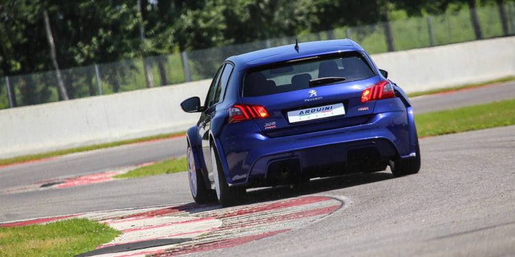 Este é mais um Peugeot 308 GTI que gostaríamos de ter na garagem! 28