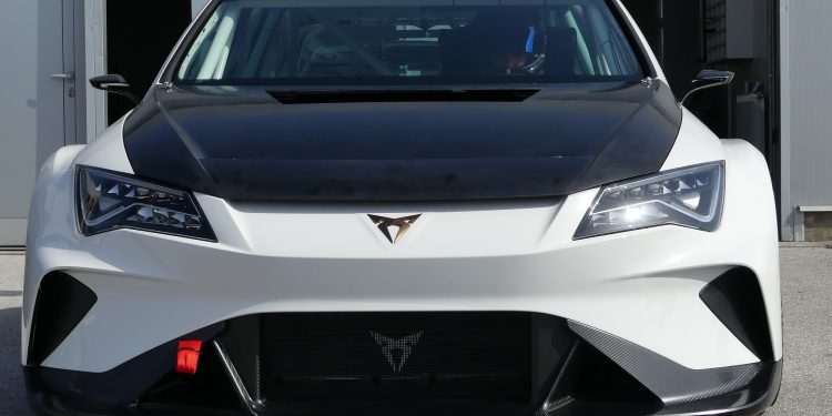 O CUPRA e-Racer elétrico de Turismo rodou pela primeira vez em circuito 15