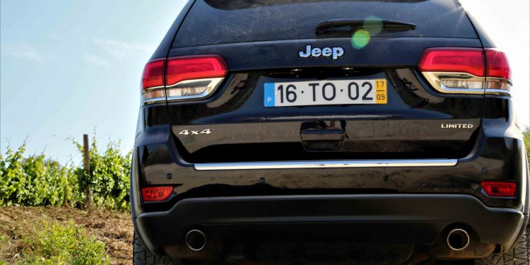 Jeep Grand Cherokee Limited: Exuberância Americana! 58