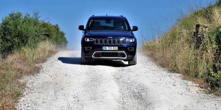 Jeep Grand Cherokee Limited: Exuberância Americana! 50
