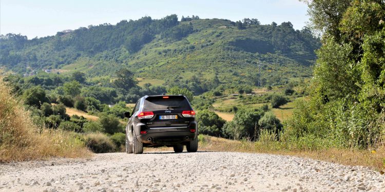 Jeep Grand Cherokee Limited: Exuberância Americana! 48