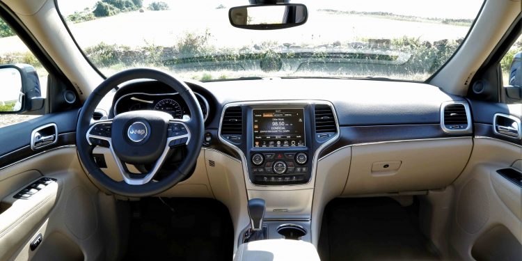 Jeep Grand Cherokee Limited: Exuberância Americana! 42