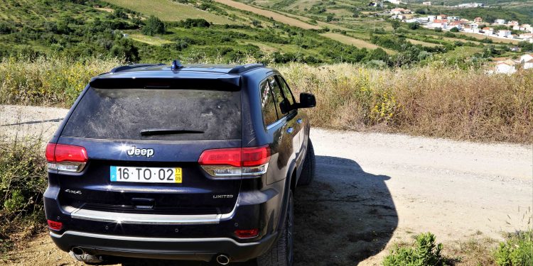 Jeep Grand Cherokee Limited: Exuberância Americana! 52