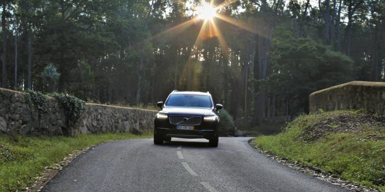 Volvo XC90 T8 Plug-Hybrid Inscription: Ecologia de Luxo! 70