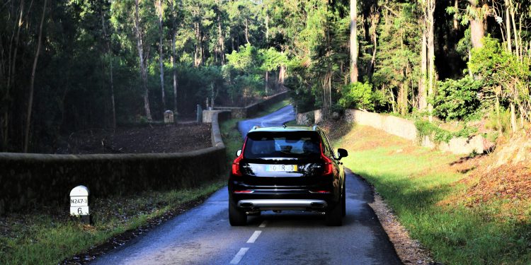 Volvo XC90 T8 Plug-Hybrid Inscription: Ecologia de Luxo! 69