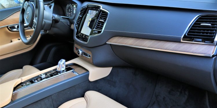 Volvo XC90 T8 Plug-Hybrid Inscription: Ecologia de Luxo! 53