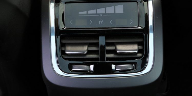 Volvo XC90 T8 Plug-Hybrid Inscription: Ecologia de Luxo! 47