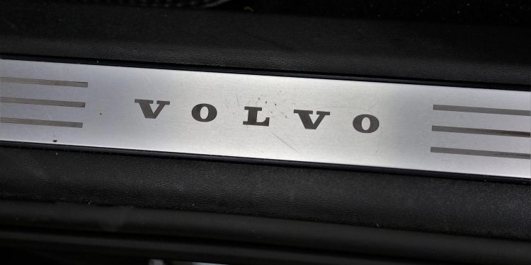 Volvo XC90 T8 Plug-Hybrid Inscription: Ecologia de Luxo! 37