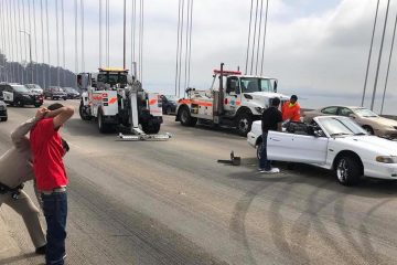 Proprietários de Ford Mustang cortam ponte em São Francisco com piões! 22