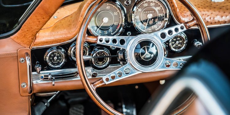 Mercedes SL 300 Gullwing roubado do Hotel de Nurburgring! 15