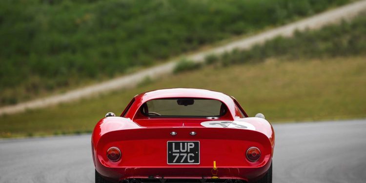Ferrari 250 GTO volta a bater recorde em leilão ao ser vendido por 41,2 milhões de Euros! 42