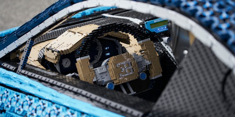 Este Bugatti Chiron em LEGO com tamanho real é o sonho de qualquer criança! 20