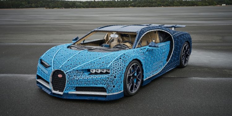 Este Bugatti Chiron em LEGO com tamanho real é o sonho de qualquer criança! 31