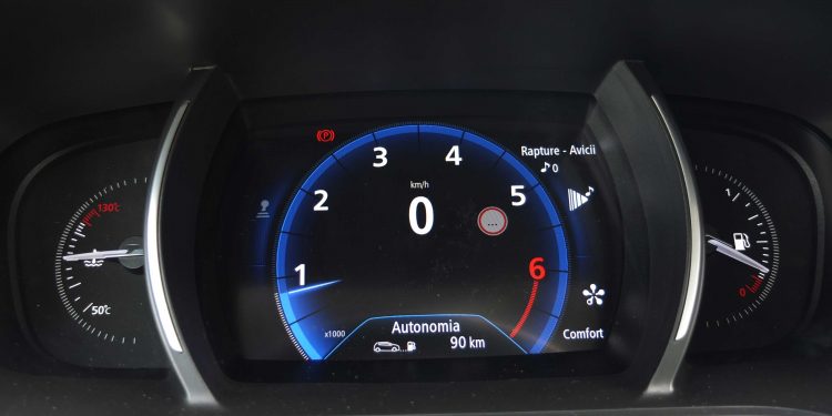 Renault Mégane Grand Coupe Executive 1.2 tCe: Elegância inovadora! 42