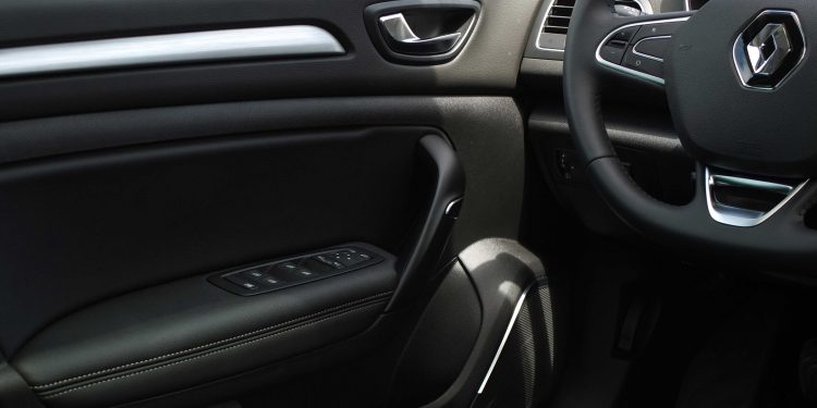 Renault Mégane Grand Coupe Executive 1.2 tCe: Elegância inovadora! 49