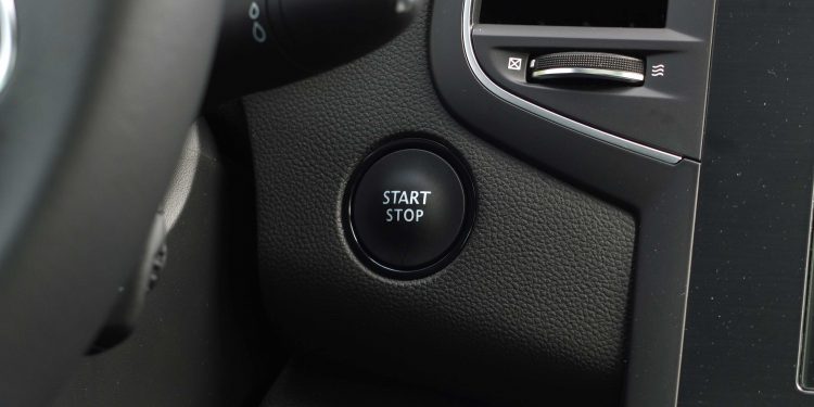 Renault Mégane Grand Coupe Executive 1.2 tCe: Elegância inovadora! 50