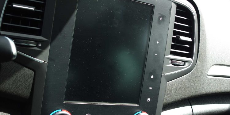 Renault Mégane Grand Coupe Executive 1.2 tCe: Elegância inovadora! 59