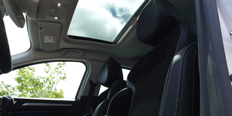 Renault Mégane Grand Coupe Executive 1.2 tCe: Elegância inovadora! 60