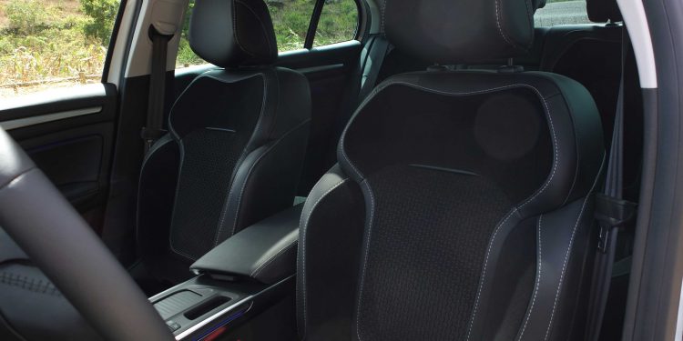 Renault Mégane Grand Coupe Executive 1.2 tCe: Elegância inovadora! 61