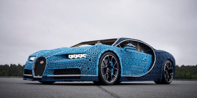 Este Bugatti Chiron em LEGO com tamanho real é o sonho de qualquer criança! 32