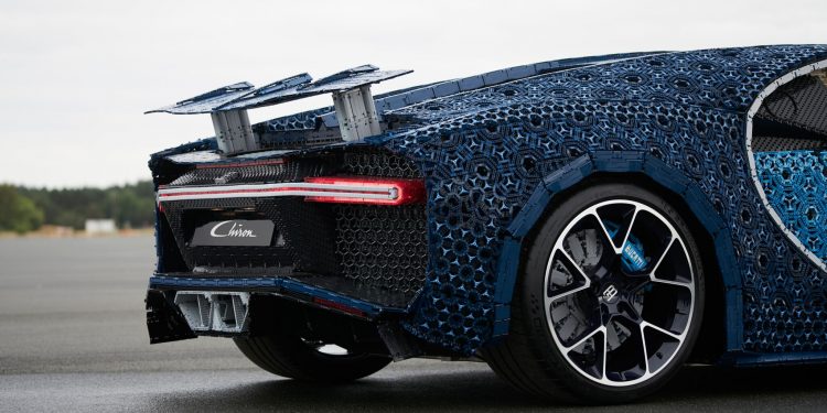 Este Bugatti Chiron em LEGO com tamanho real é o sonho de qualquer criança! 34