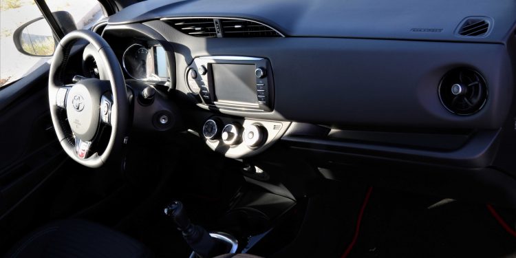 Toyota Yaris 1.5 GSPORT: Introdução GRMN! 44