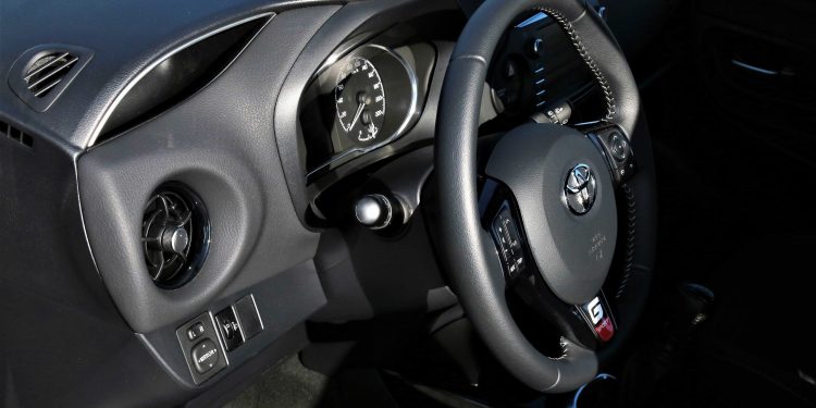 Toyota Yaris 1.5 GSPORT: Introdução GRMN! 38