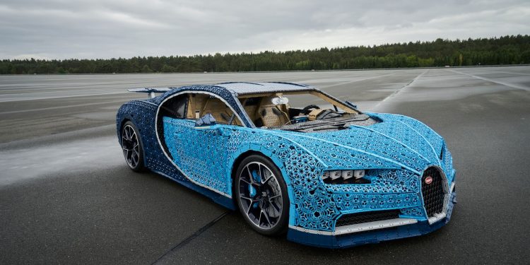 Este Bugatti Chiron em LEGO com tamanho real é o sonho de qualquer criança! 44