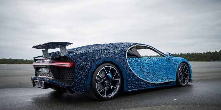 Este Bugatti Chiron em LEGO com tamanho real é o sonho de qualquer criança! 17