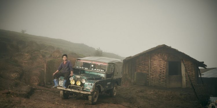 Esta pequena Vila do Himalaias tem uma frota de Land Rover Defender! 15 Esta pequena Vila do Himalaias tem uma frota de Land Rover Defender! 15