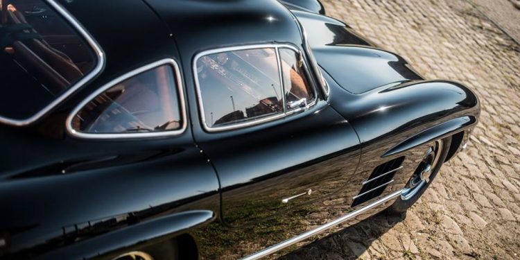 Mercedes SL 300 Gullwing roubado do Hotel de Nurburgring! 13