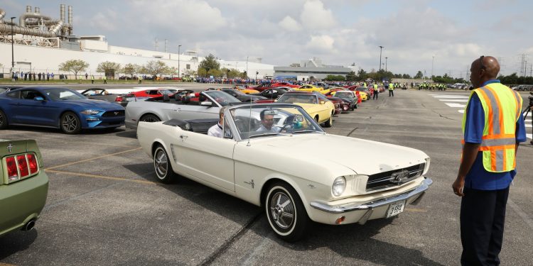 Já foram produzidos 10 milhões de Ford Mustang! 18