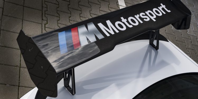 BMW M240i de competição recebe upgrades! 16