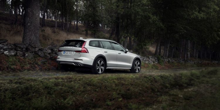 Esta é a nova Volvo V60 Cross Country! 34