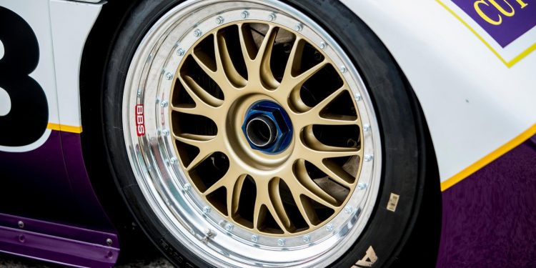 Este Jaguar XJR-11 Grupo C é a peça de Museu que queríamos na garagem! 24