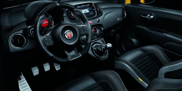Gama Abarth 595 com novos atributos! 16 Gama Abarth 595 com novos atributos! 16
