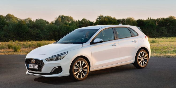 Hyundai i30 e i30 SW recebem novos diesel e actualizações no design em 2019! 40