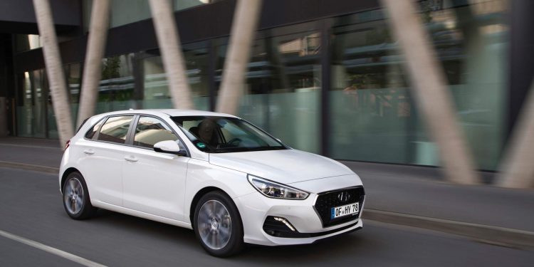 Hyundai i30 e i30 SW recebem novos diesel e actualizações no design em 2019! 41