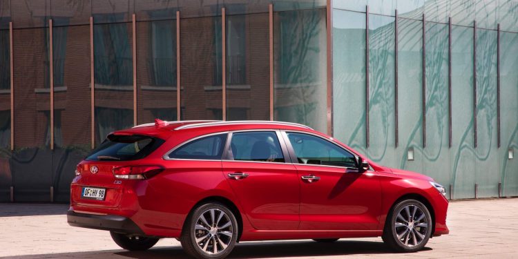 Hyundai i30 e i30 SW recebem novos diesel e actualizações no design em 2019! 22