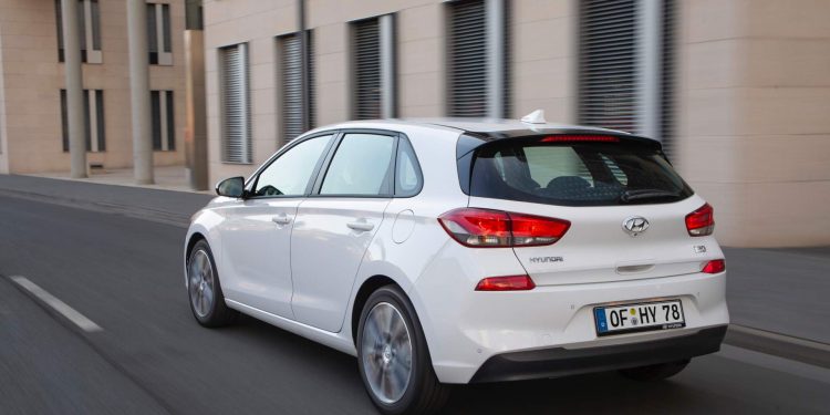 Hyundai i30 e i30 SW recebem novos diesel e actualizações no design em 2019! 23