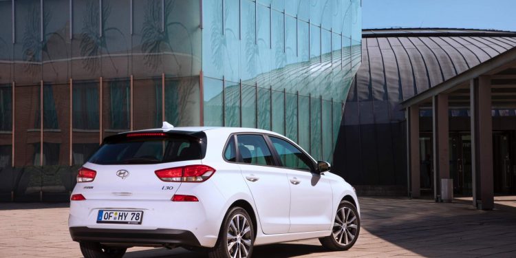 Hyundai i30 e i30 SW recebem novos diesel e actualizações no design em 2019! 42
