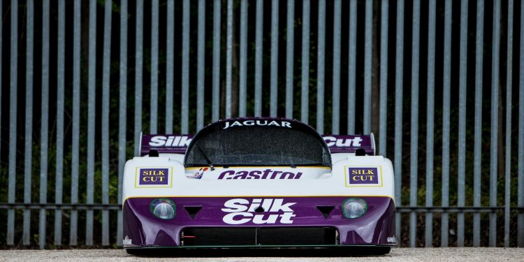 Este Jaguar XJR-11 Grupo C é a peça de Museu que queríamos na garagem! 23