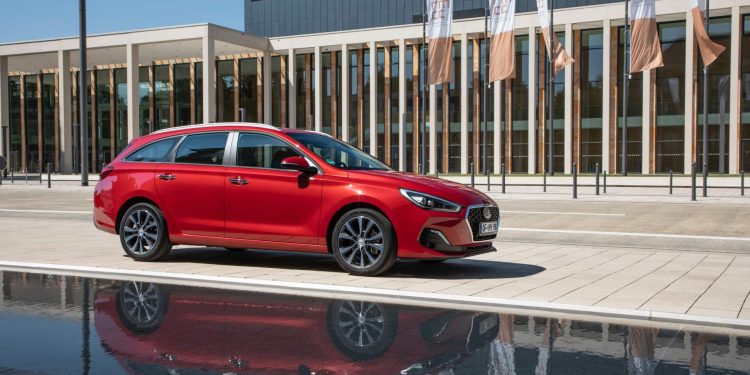 Hyundai i30 e i30 SW recebem novos diesel e actualizações no design em 2019! 29