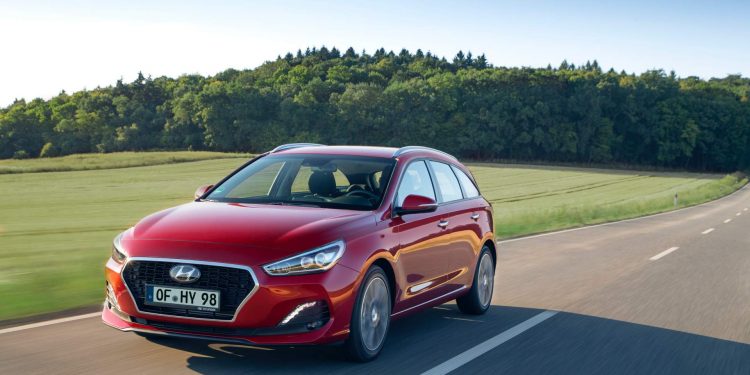 Hyundai i30 e i30 SW recebem novos diesel e actualizações no design em 2019! 25