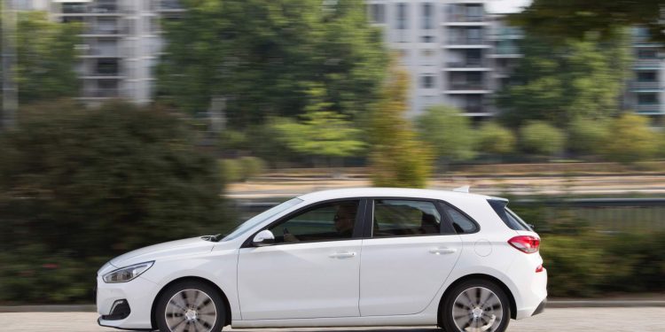 Hyundai i30 e i30 SW recebem novos diesel e actualizações no design em 2019! 37