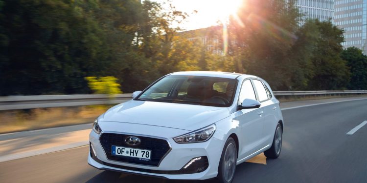 Hyundai i30 e i30 SW recebem novos diesel e actualizações no design em 2019! 21