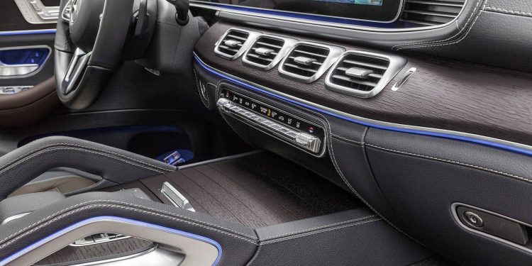 Mercedes GLE revelado com novo design e mais tecnologia! 38