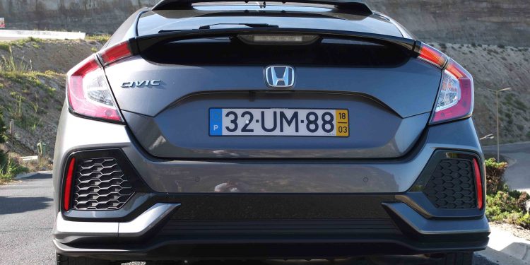 Honda Civic 1.6 I-DTEC Hatchback: Dinâmico e comedido! 33