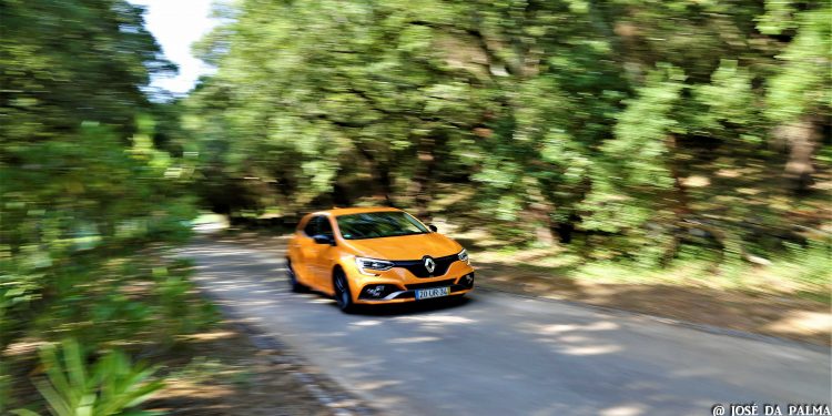 Renault Mégane R.S 280 EDC: Um dia-a-dia de corridas! 34