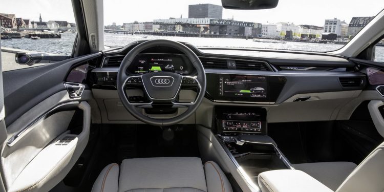 Audi tem na calha um SUV E-Tron que será revelado já no dia 17! 15